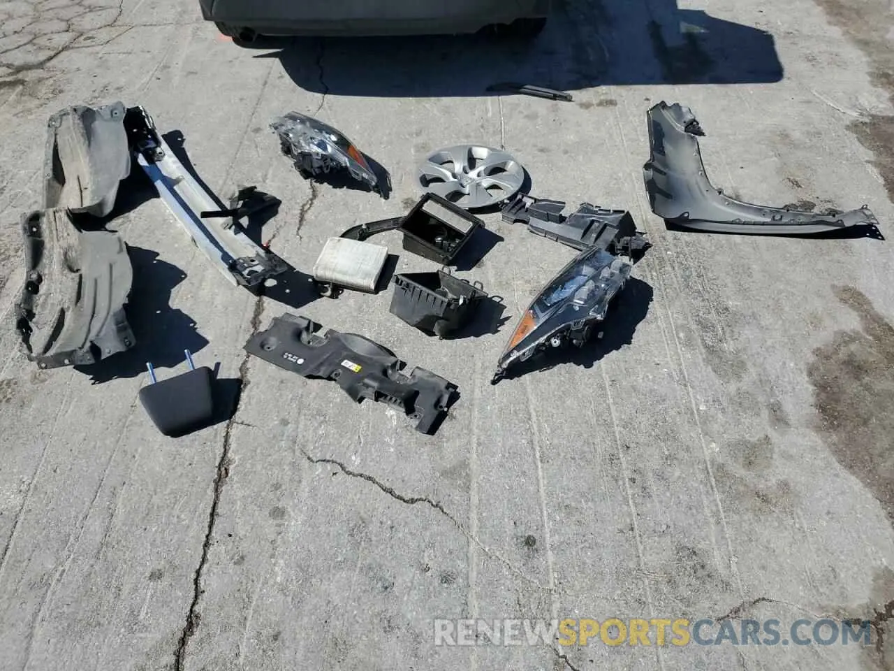 13 Photograph of a damaged car JTMG1RFV7KJ008225 TOYOTA RAV4 2019