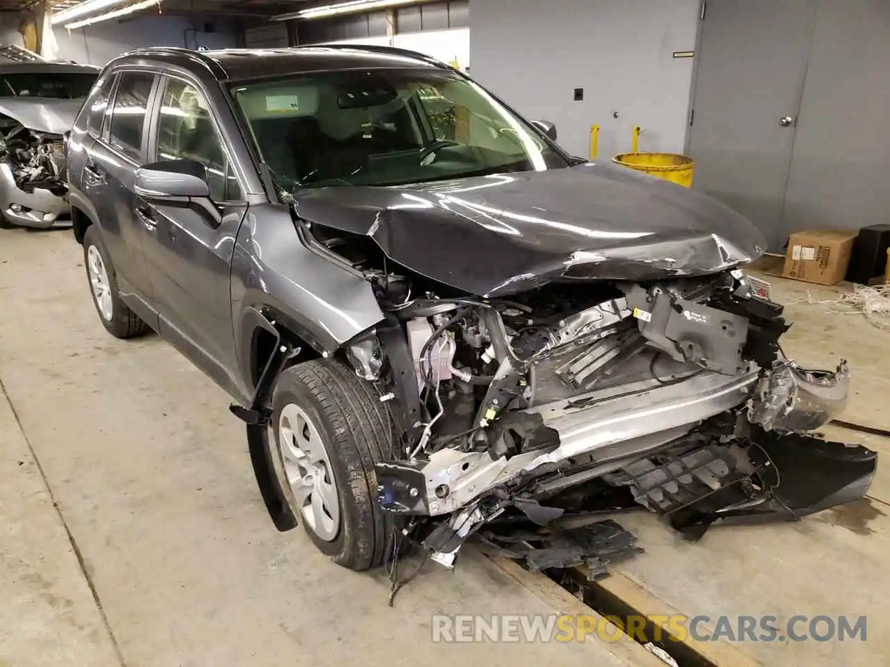 1 Photograph of a damaged car JTMG1RFV7KJ016048 TOYOTA RAV4 2019