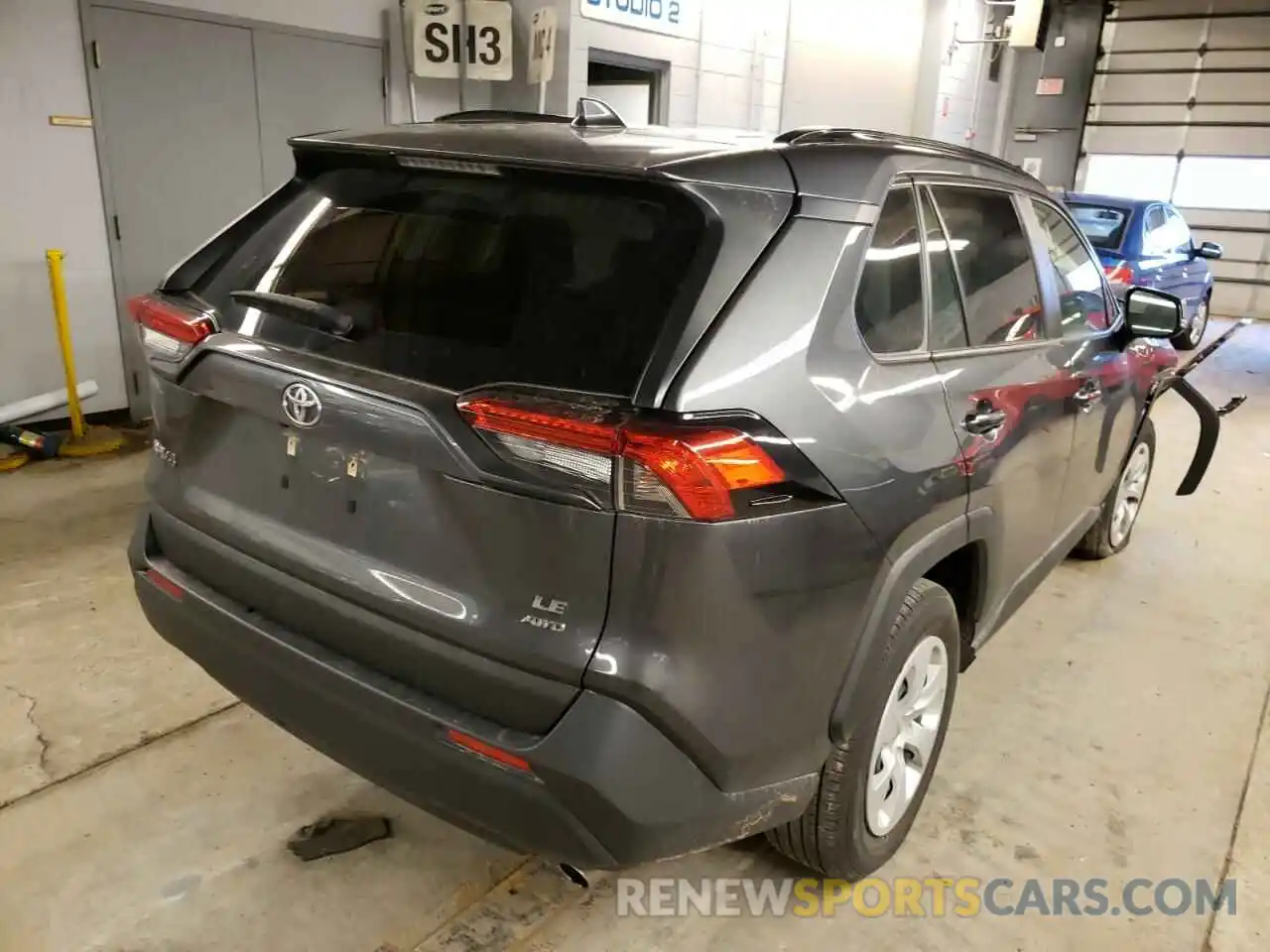 4 Photograph of a damaged car JTMG1RFV7KJ016048 TOYOTA RAV4 2019