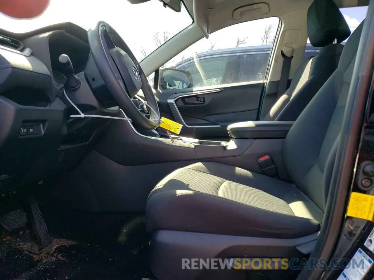 7 Photograph of a damaged car JTMG1RFV7KJ019385 TOYOTA RAV4 2019