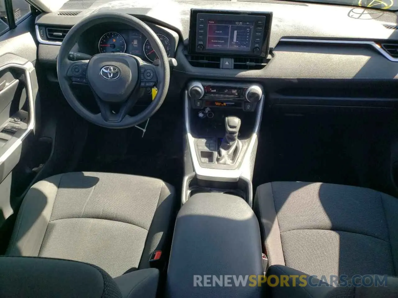 8 Photograph of a damaged car JTMG1RFV7KJ019385 TOYOTA RAV4 2019