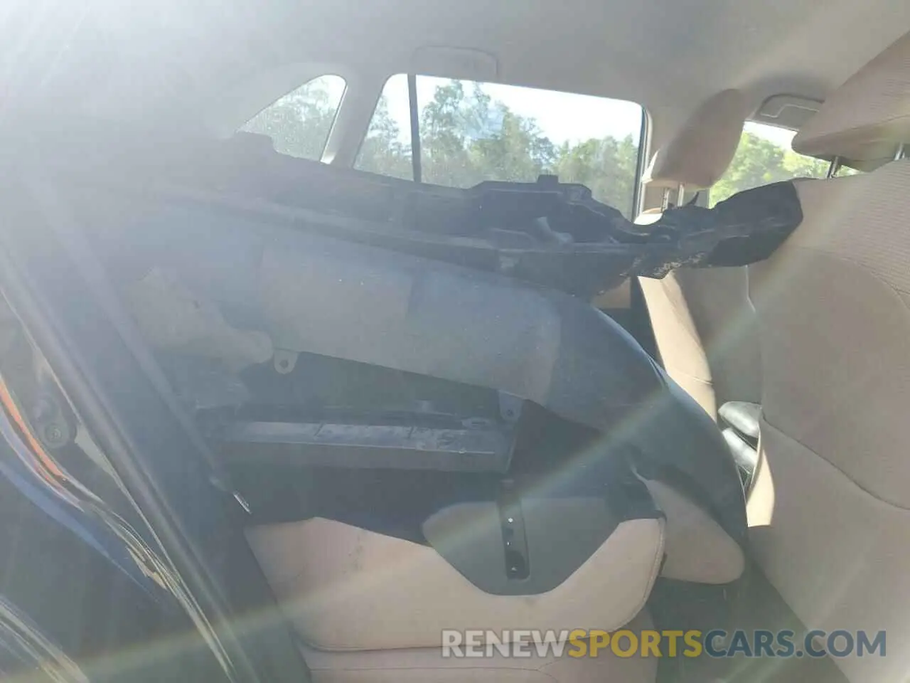 11 Photograph of a damaged car JTMG1RFV8KD010418 TOYOTA RAV4 2019