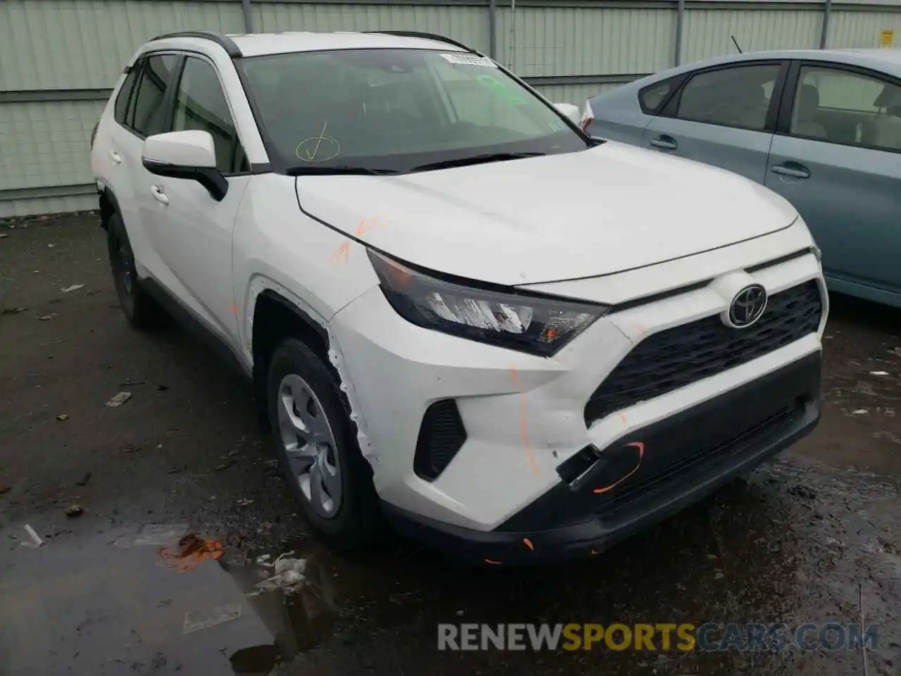 1 Photograph of a damaged car JTMG1RFV8KJ017340 TOYOTA RAV4 2019