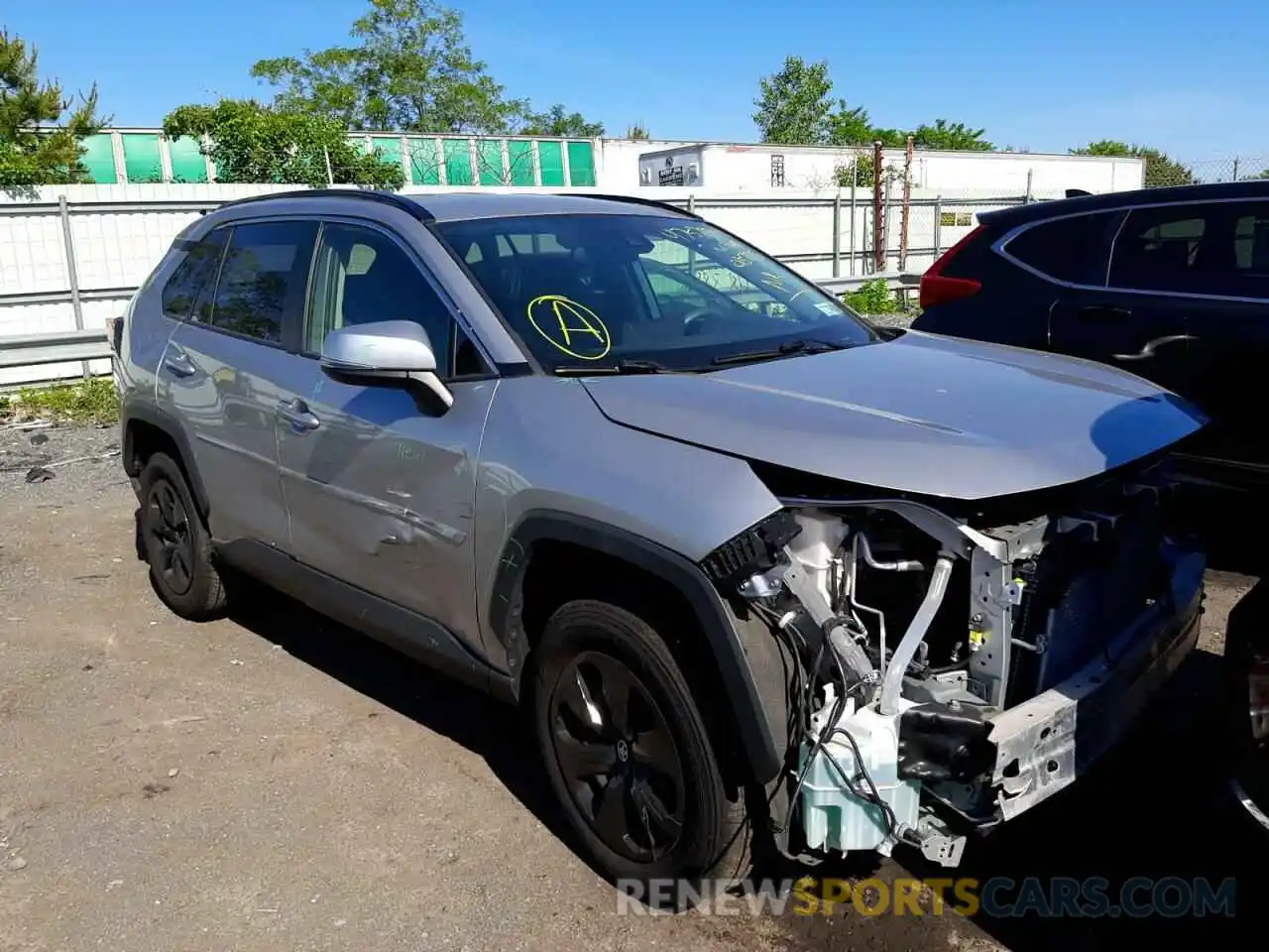 1 Photograph of a damaged car JTMG1RFV9KD015725 TOYOTA RAV4 2019