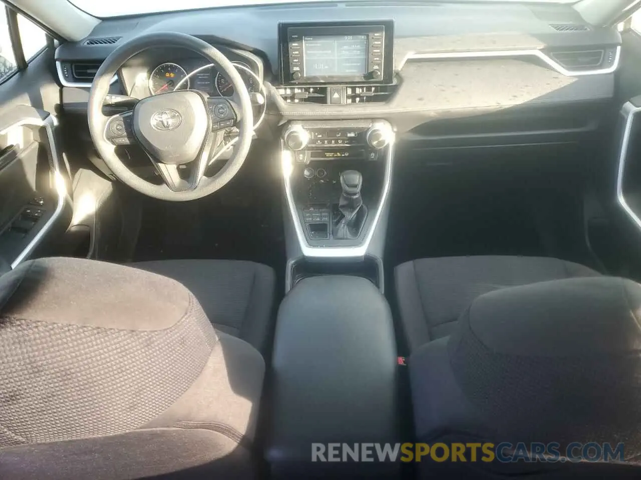 8 Photograph of a damaged car JTMG1RFV9KJ007366 TOYOTA RAV4 2019