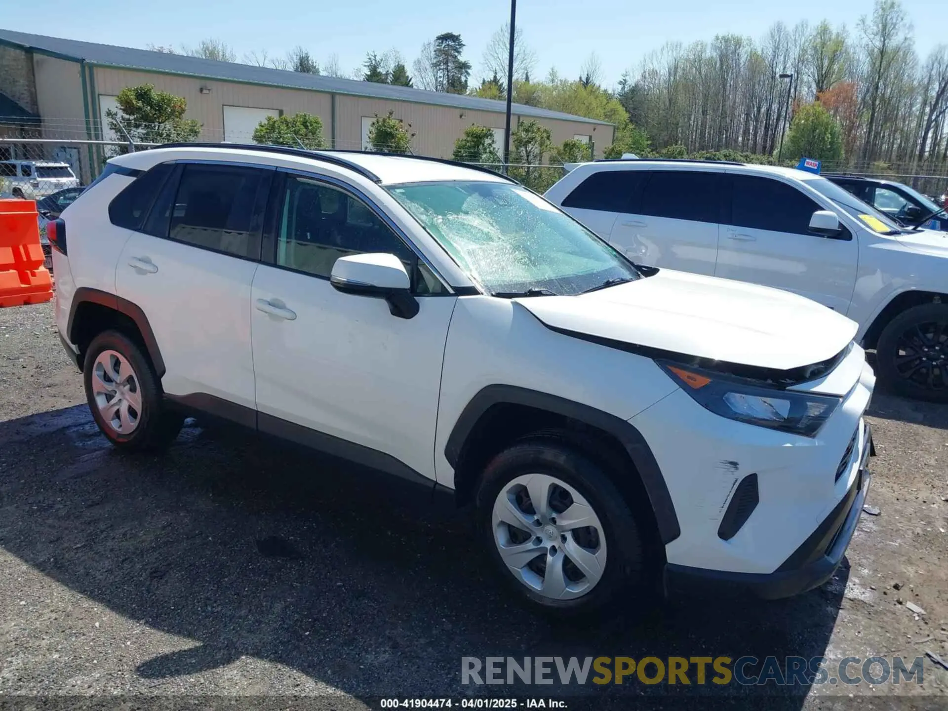 1 Photograph of a damaged car JTMG1RFV9KJ011935 TOYOTA RAV4 2019