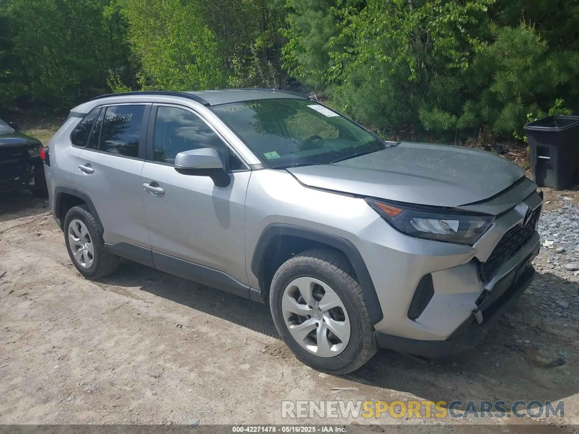 1 Photograph of a damaged car JTMG1RFV9KJ020859 TOYOTA RAV4 2019