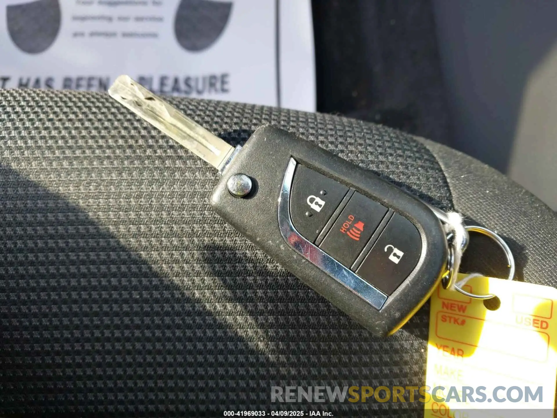 11 Photograph of a damaged car JTMG1RFVXKD012252 TOYOTA RAV4 2019