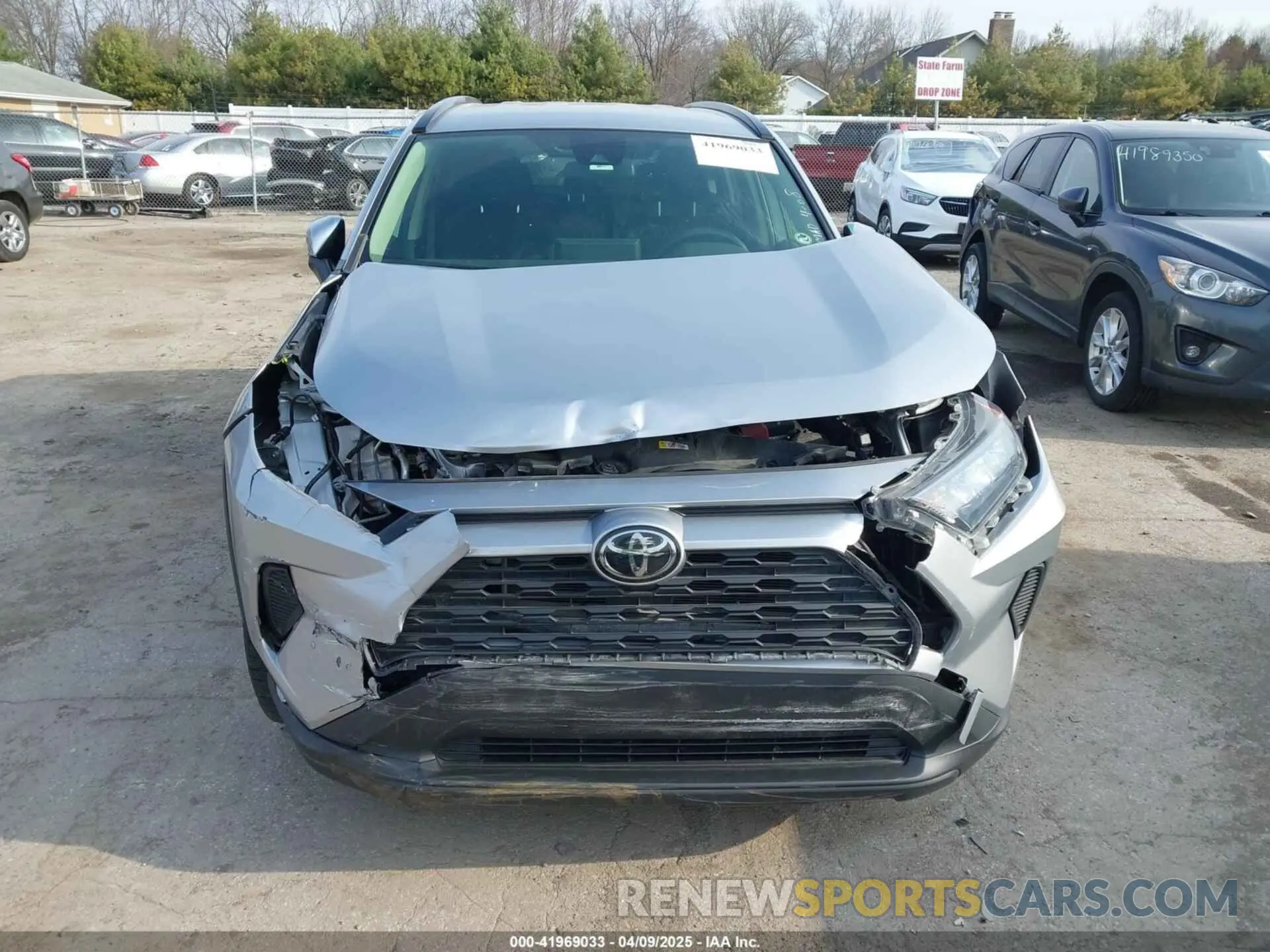 13 Photograph of a damaged car JTMG1RFVXKD012252 TOYOTA RAV4 2019
