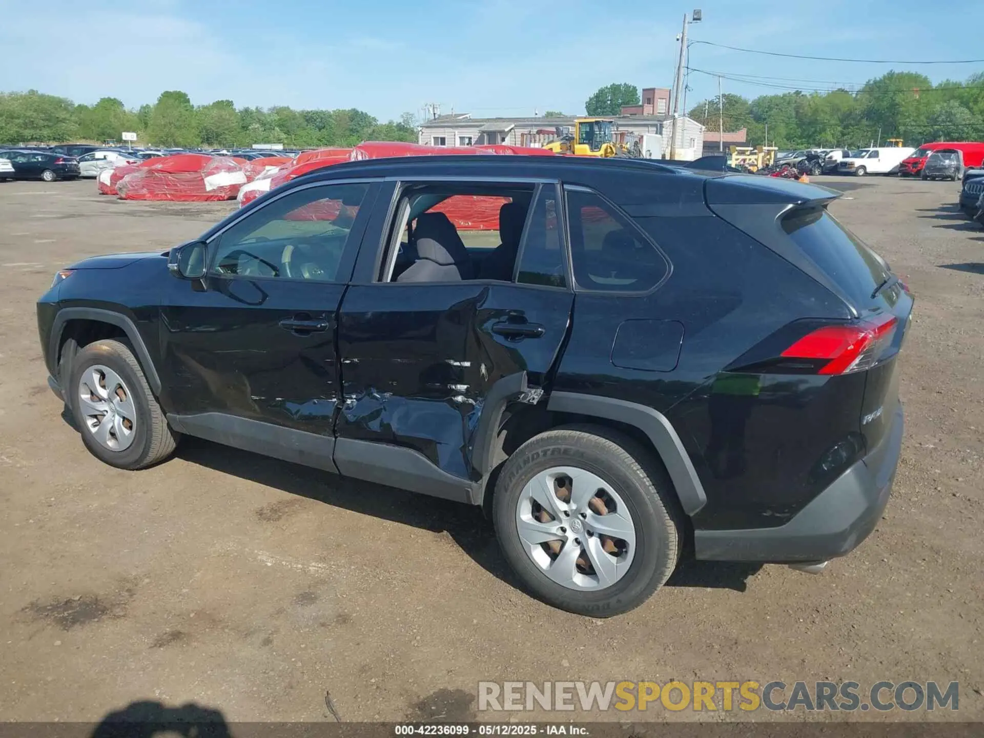 6 Photograph of a damaged car JTMG1RFVXKD033862 TOYOTA RAV4 2019