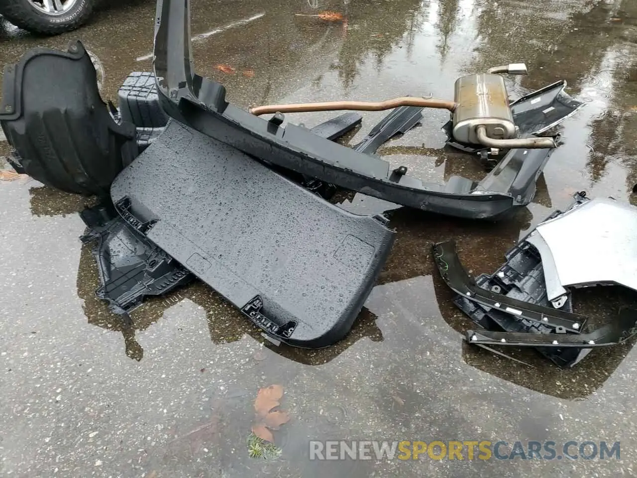 13 Photograph of a damaged car JTMG1RFVXKJ015699 TOYOTA RAV4 2019
