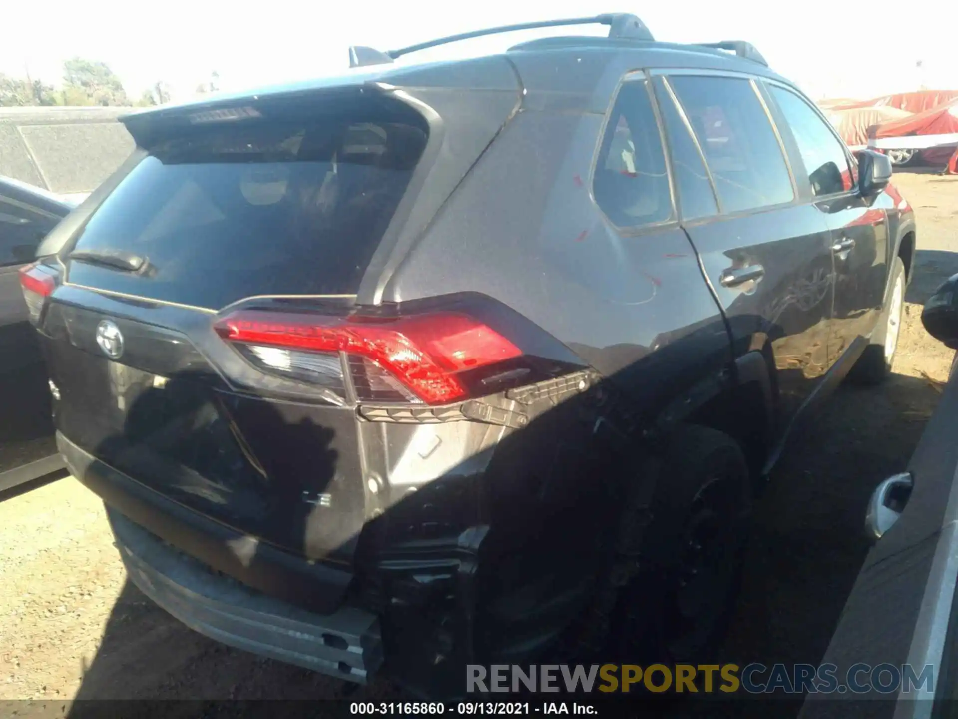 4 Photograph of a damaged car JTMH1RFV0KD010322 TOYOTA RAV4 2019