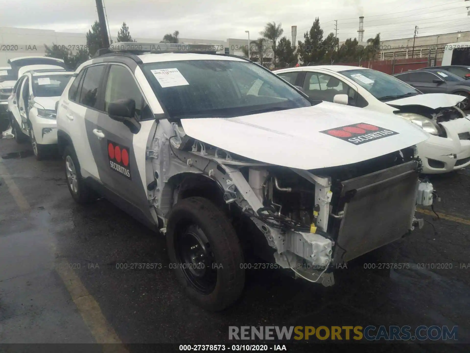 1 Photograph of a damaged car JTMH1RFV0KD010563 TOYOTA RAV4 2019