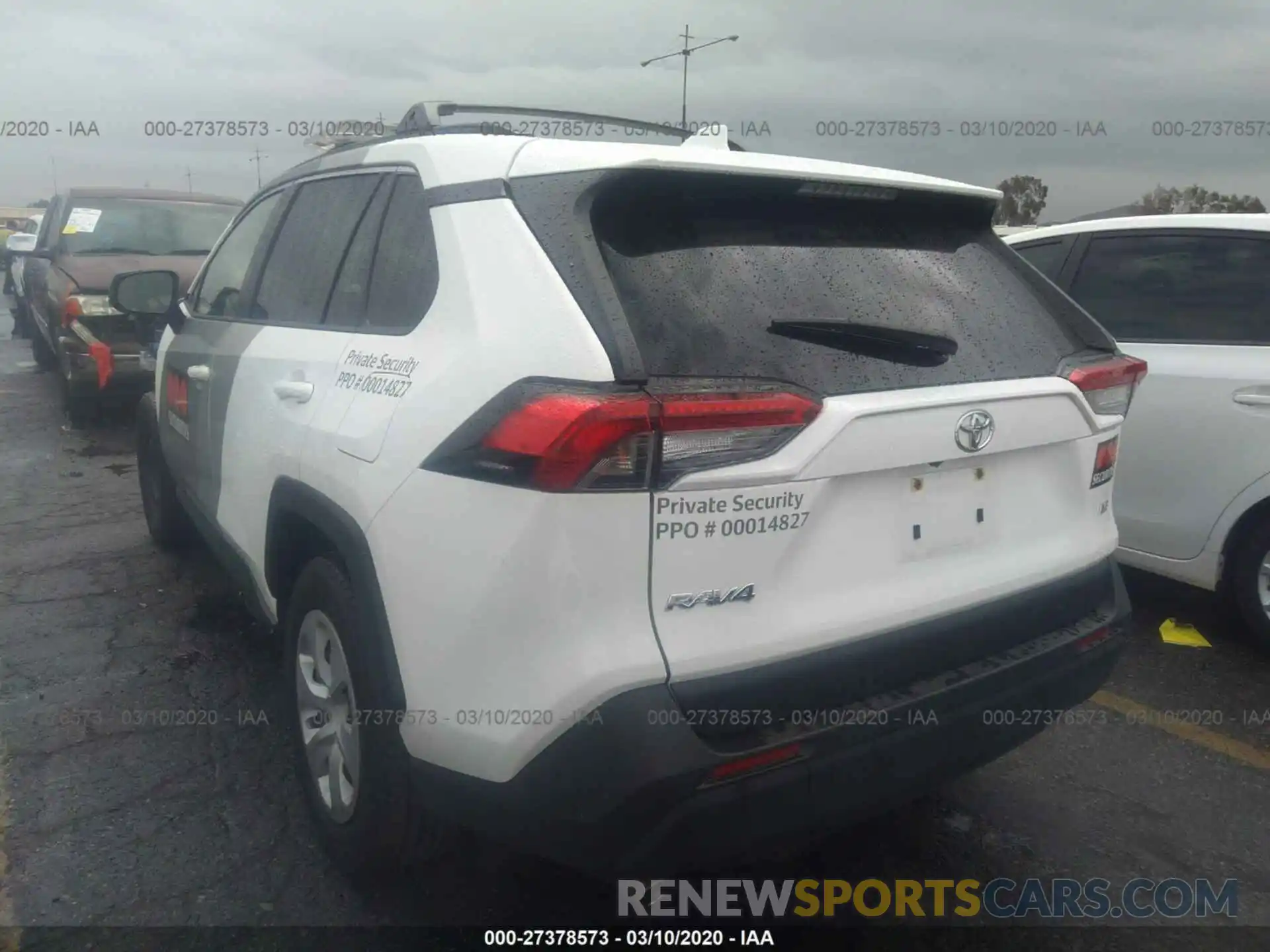 3 Photograph of a damaged car JTMH1RFV0KD010563 TOYOTA RAV4 2019