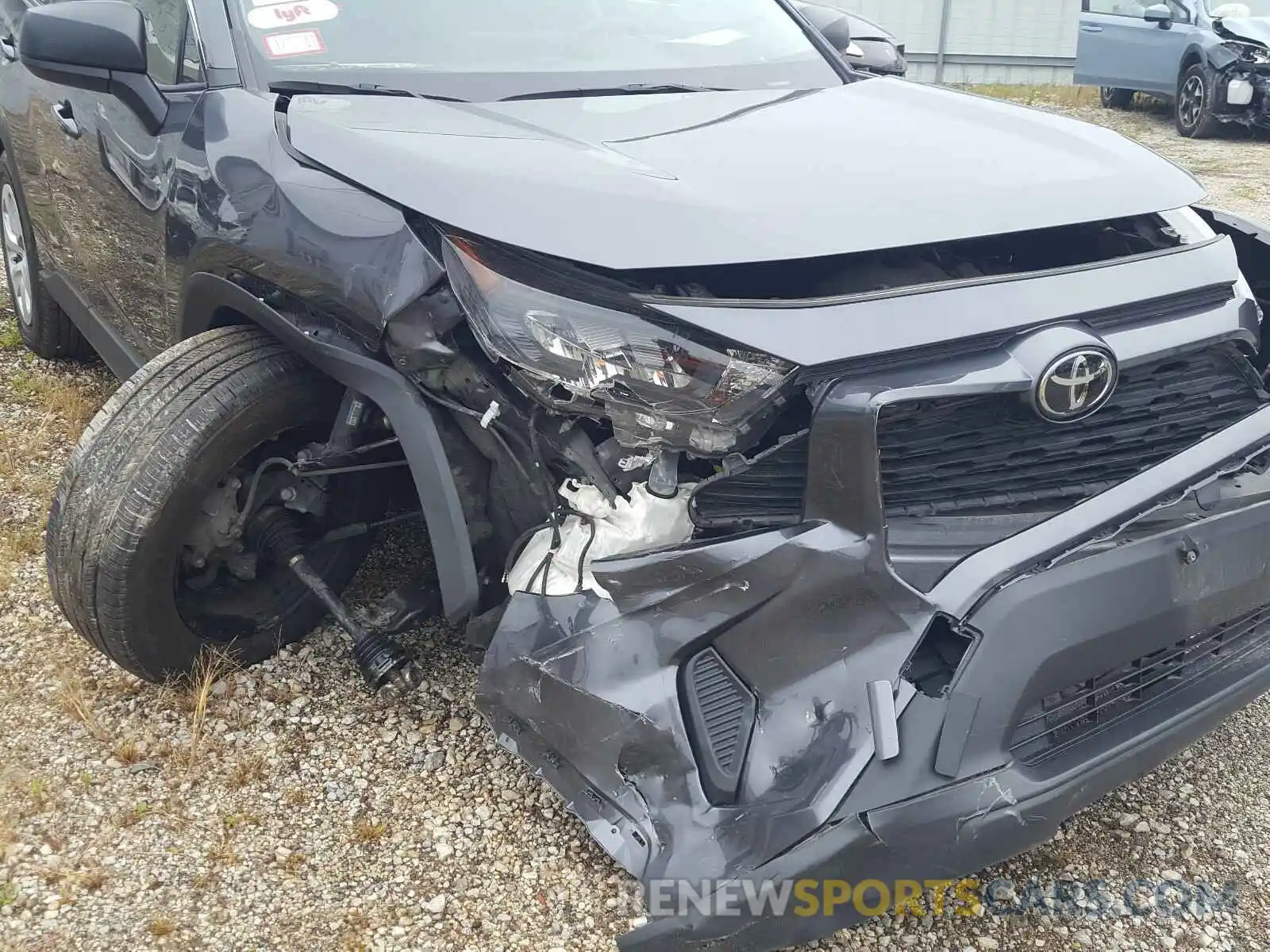 9 Photograph of a damaged car JTMH1RFV0KD013219 TOYOTA RAV4 2019