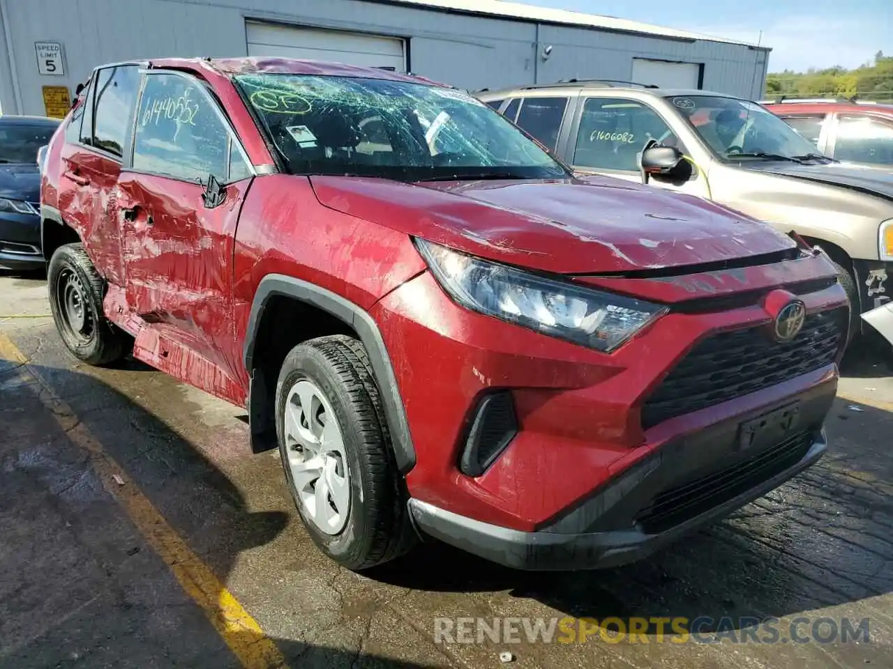 1 Photograph of a damaged car JTMH1RFV0KD017724 TOYOTA RAV4 2019