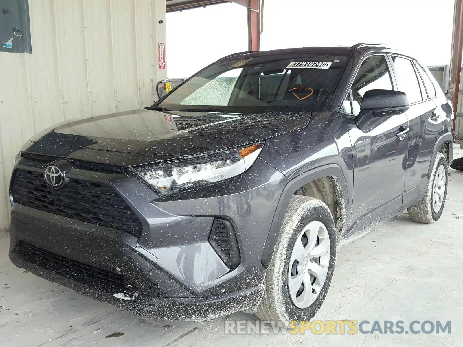 2 Photograph of a damaged car JTMH1RFV0KD022096 TOYOTA RAV4 2019