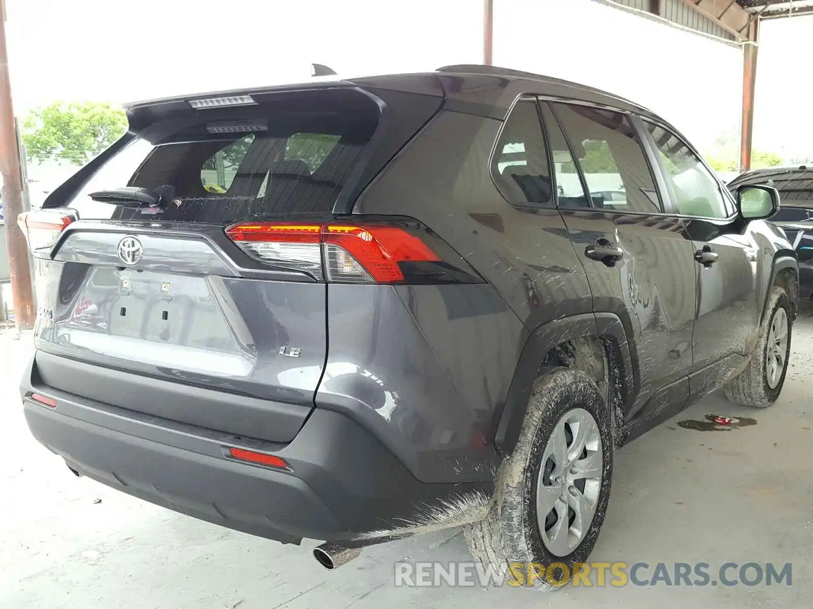 4 Photograph of a damaged car JTMH1RFV0KD022096 TOYOTA RAV4 2019