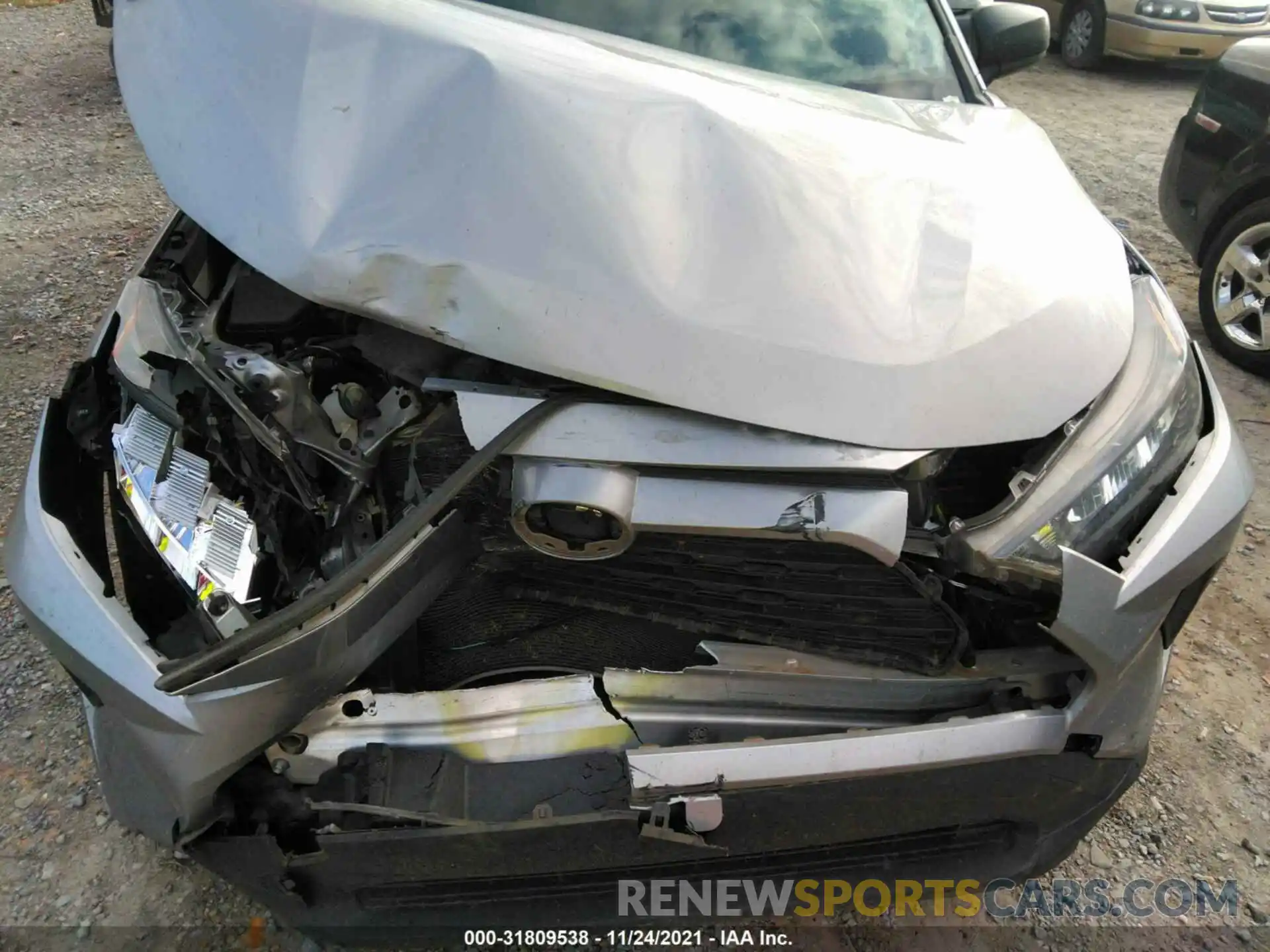 6 Photograph of a damaged car JTMH1RFV0KD032787 TOYOTA RAV4 2019