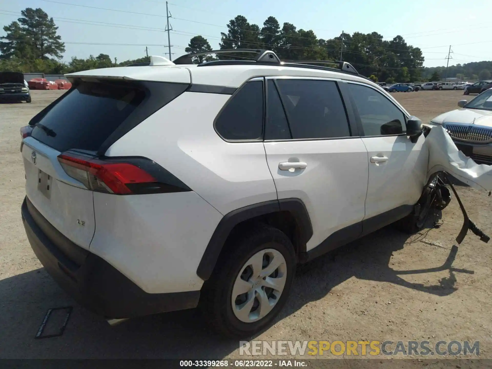 4 Photograph of a damaged car JTMH1RFV0KD500176 TOYOTA RAV4 2019