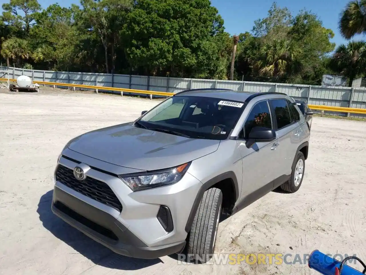 2 Photograph of a damaged car JTMH1RFV0KJ001329 TOYOTA RAV4 2019