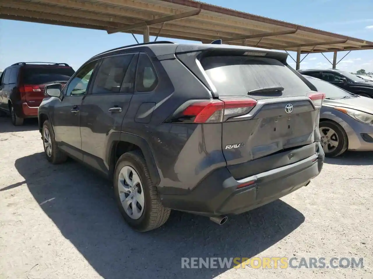 3 Photograph of a damaged car JTMH1RFV0KJ005431 TOYOTA RAV4 2019