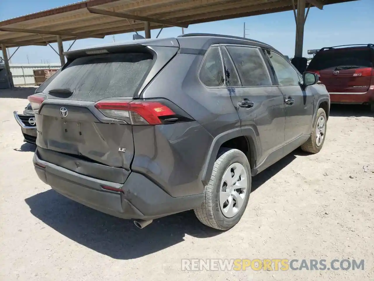 4 Photograph of a damaged car JTMH1RFV0KJ005431 TOYOTA RAV4 2019