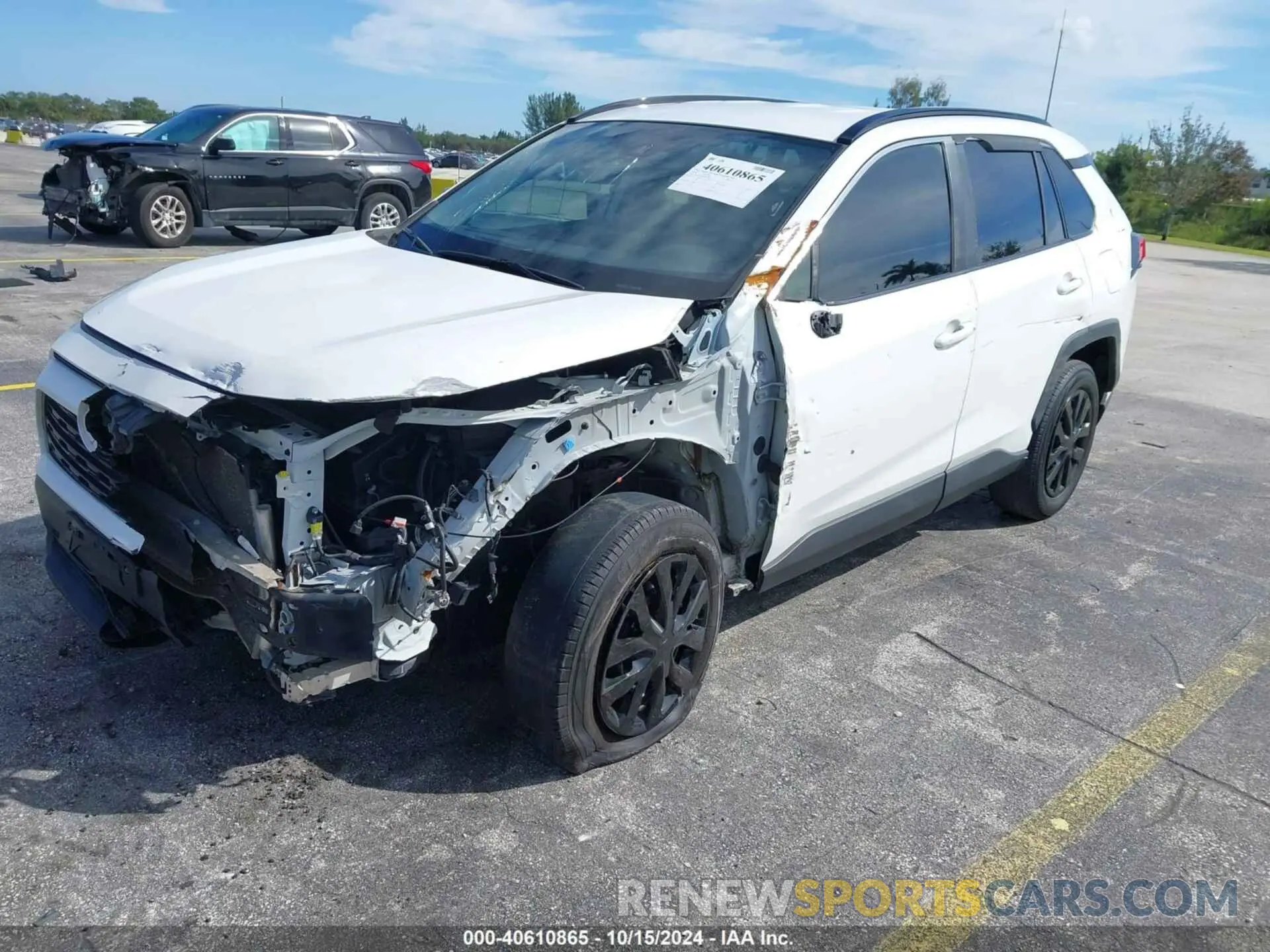 2 Photograph of a damaged car JTMH1RFV0KJ005560 TOYOTA RAV4 2019