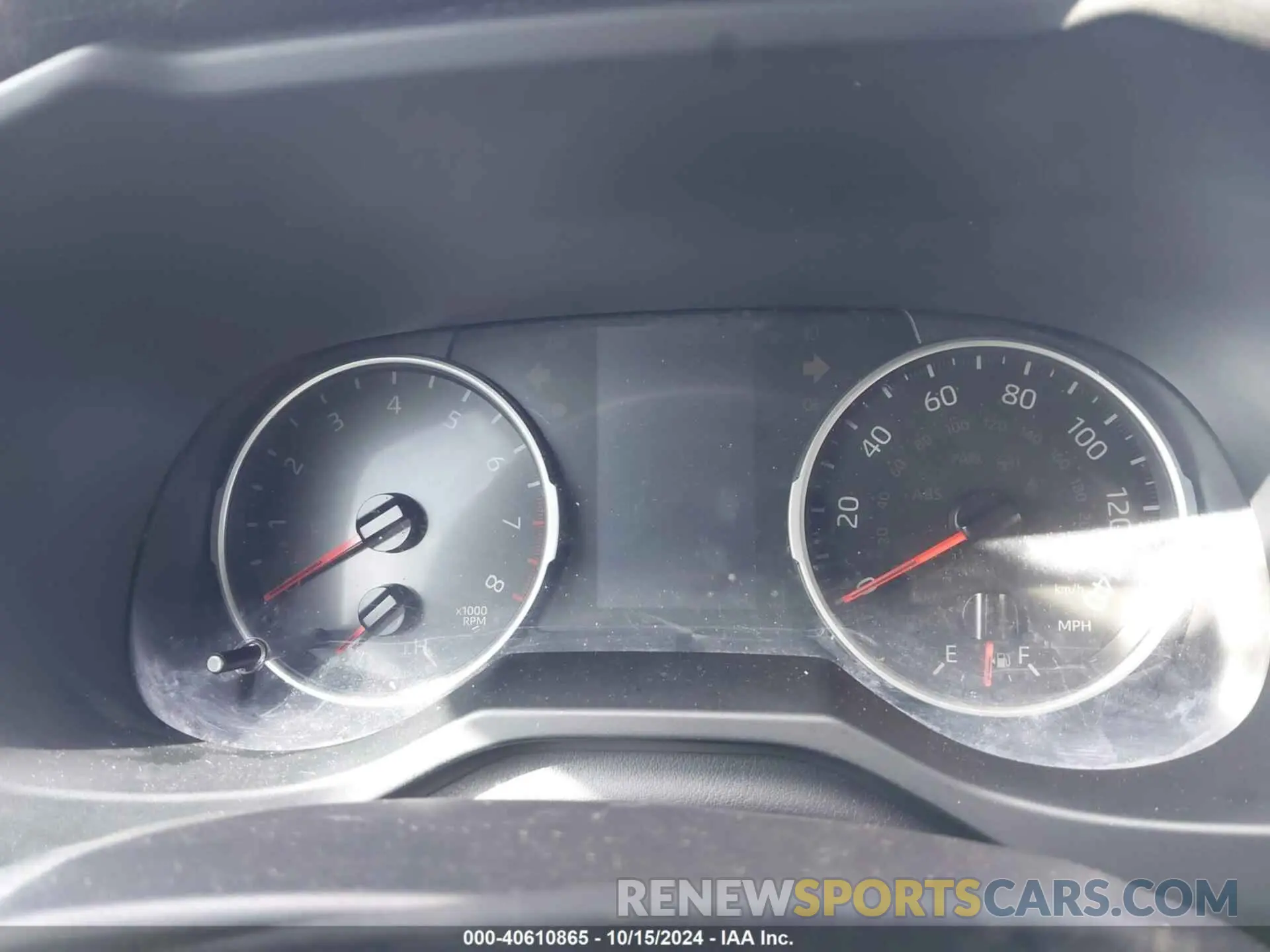 7 Photograph of a damaged car JTMH1RFV0KJ005560 TOYOTA RAV4 2019