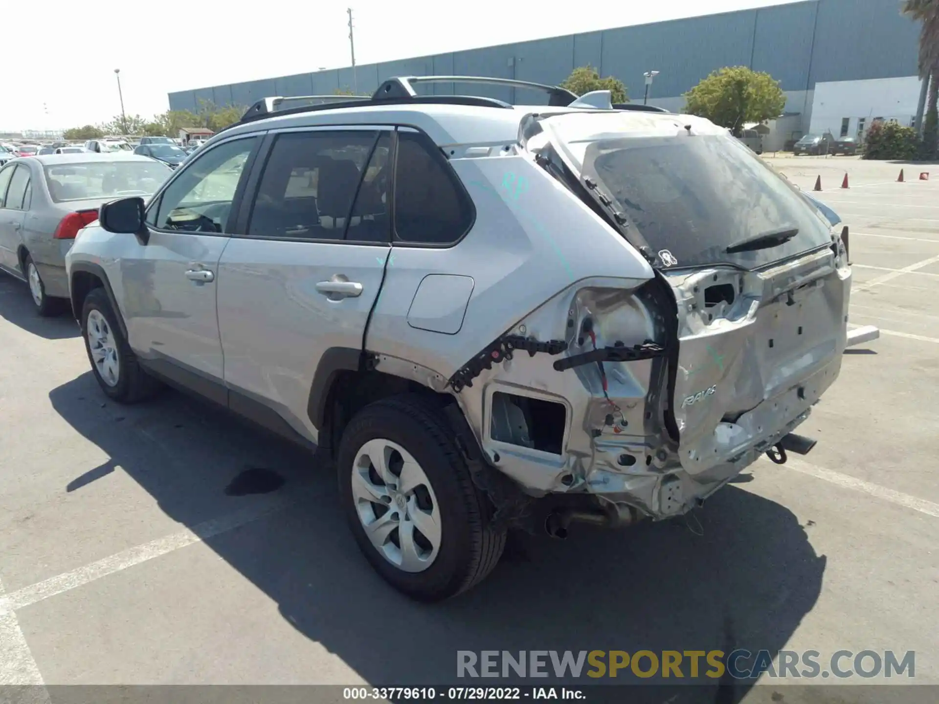 3 Photograph of a damaged car JTMH1RFV0KJ007194 TOYOTA RAV4 2019