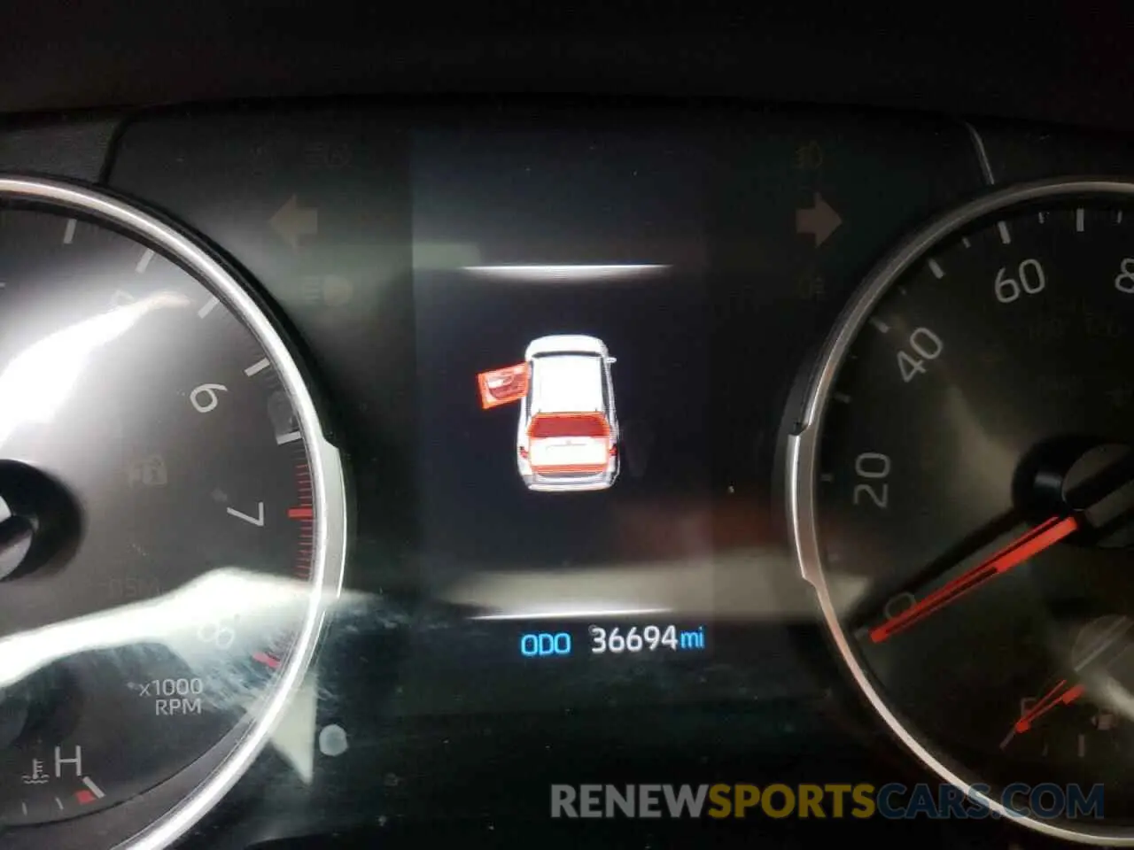 8 Photograph of a damaged car JTMH1RFV0KJ007762 TOYOTA RAV4 2019