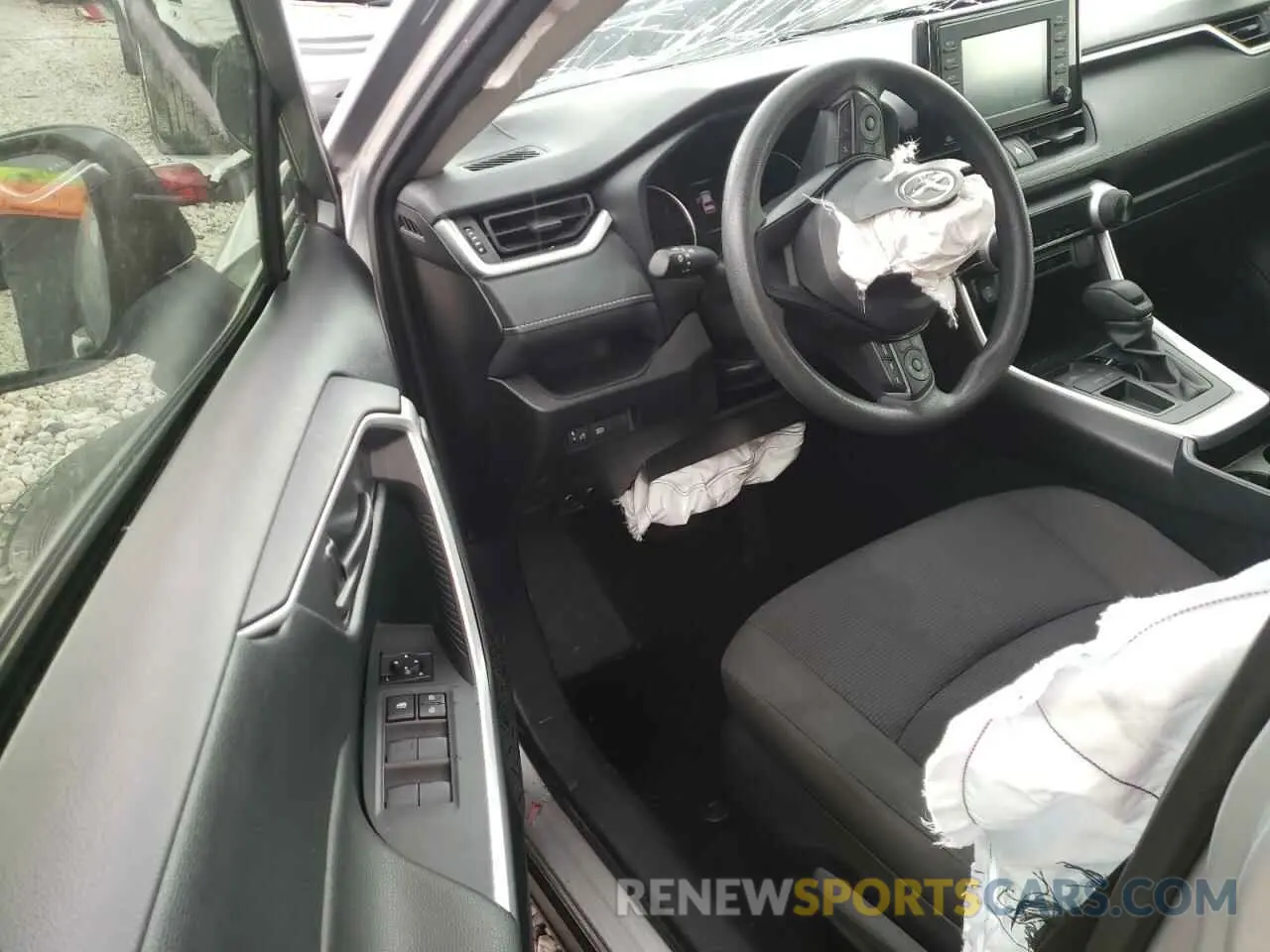 9 Photograph of a damaged car JTMH1RFV0KJ007762 TOYOTA RAV4 2019