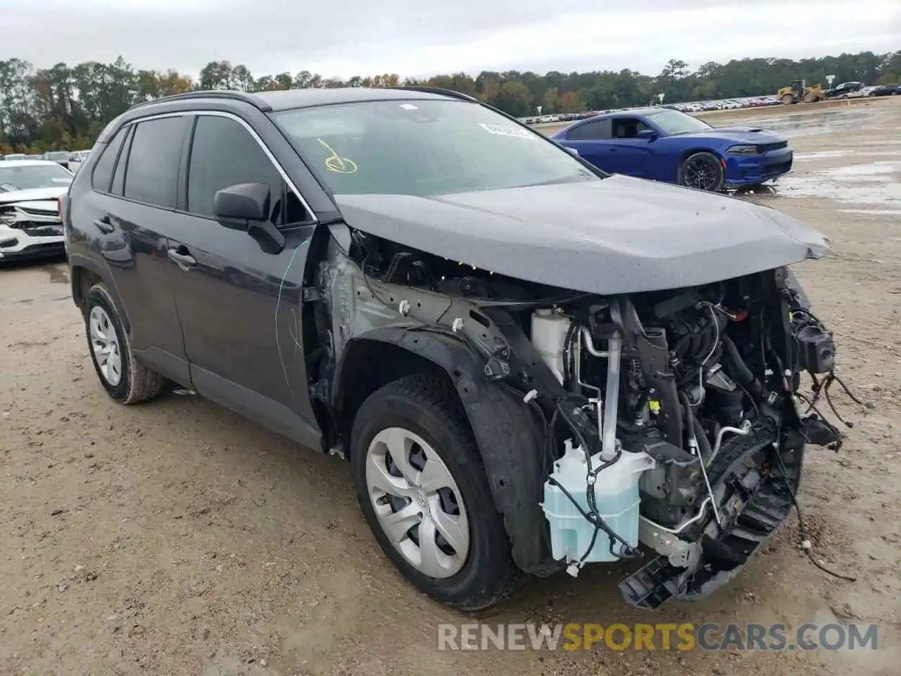 4 Photograph of a damaged car JTMH1RFV0KJ010581 TOYOTA RAV4 2019