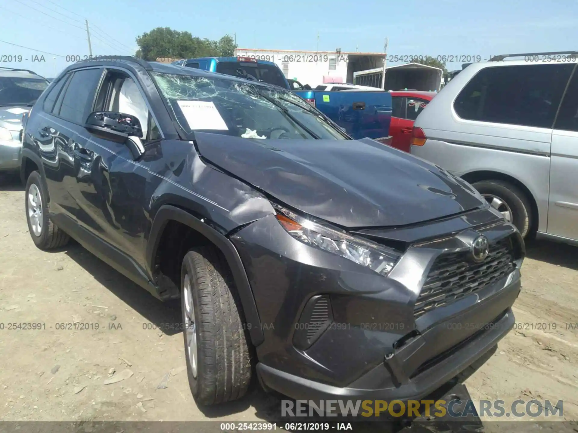 1 Photograph of a damaged car JTMH1RFV0KJ010905 TOYOTA RAV4 2019