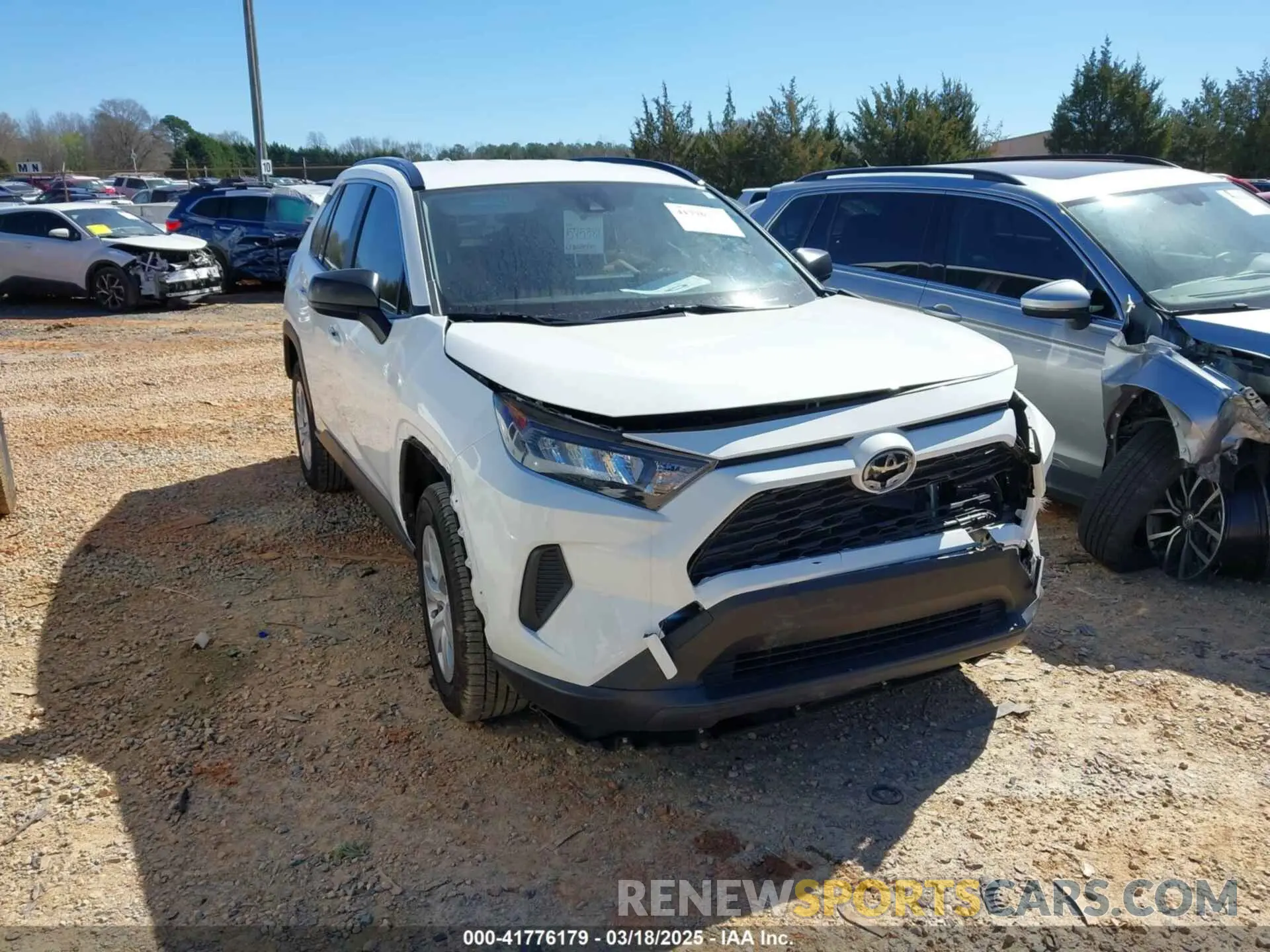 1 Photograph of a damaged car JTMH1RFV1KD004173 TOYOTA RAV4 2019