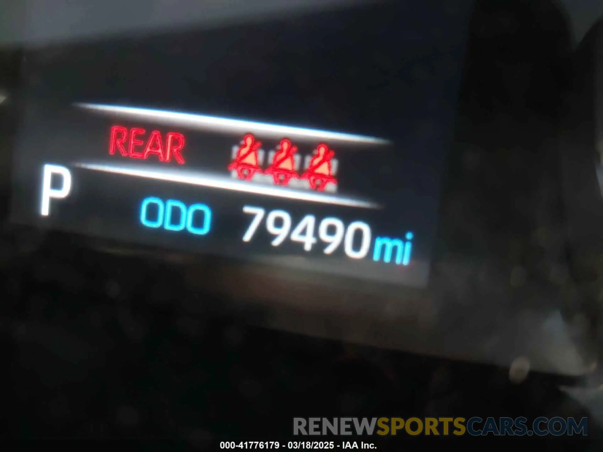 15 Photograph of a damaged car JTMH1RFV1KD004173 TOYOTA RAV4 2019