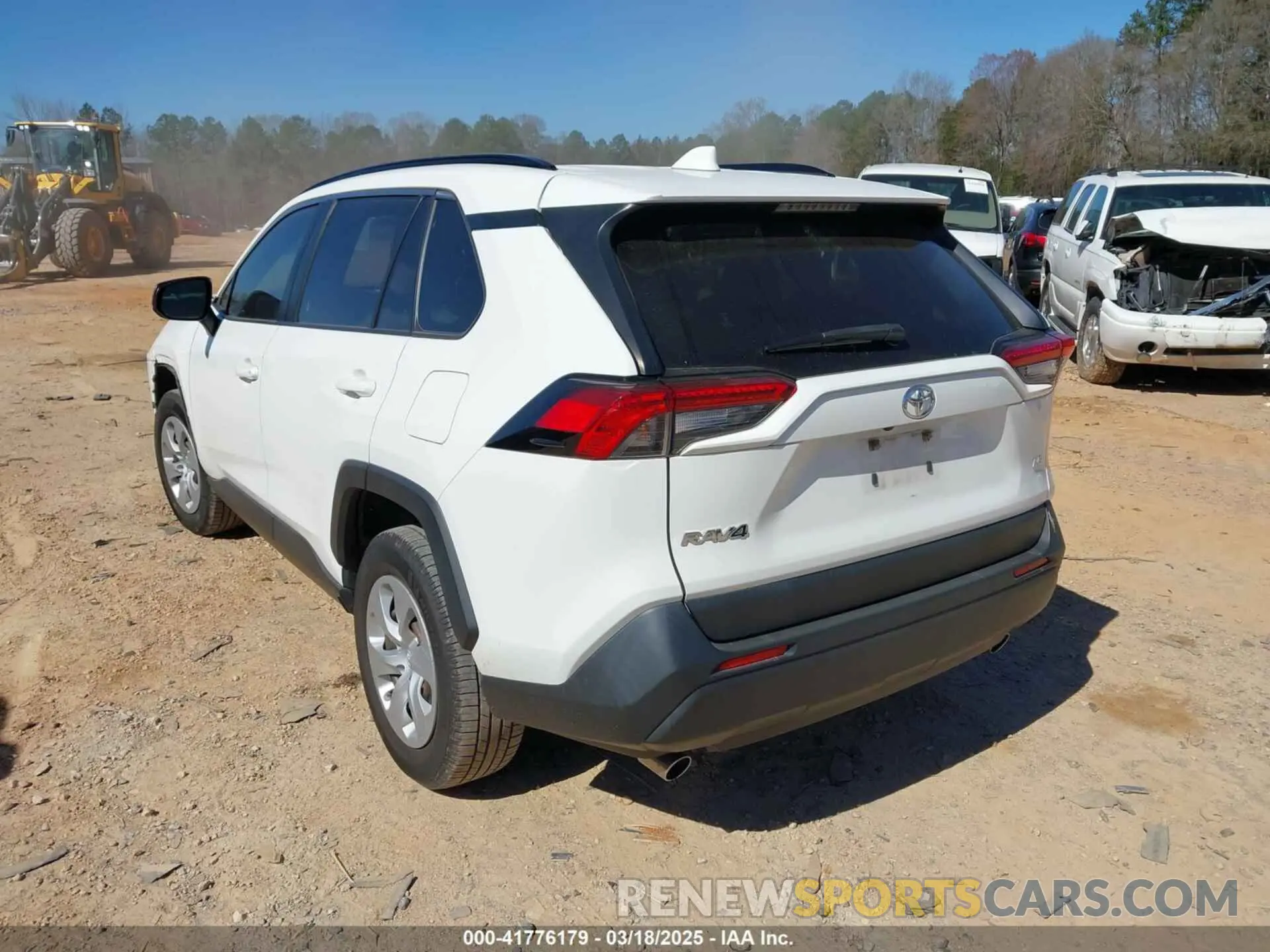 3 Photograph of a damaged car JTMH1RFV1KD004173 TOYOTA RAV4 2019