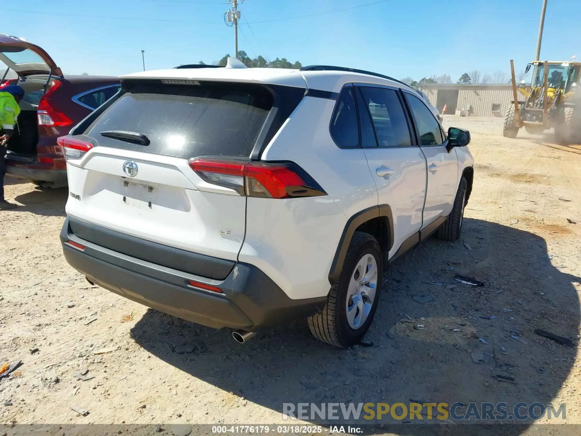 4 Photograph of a damaged car JTMH1RFV1KD004173 TOYOTA RAV4 2019