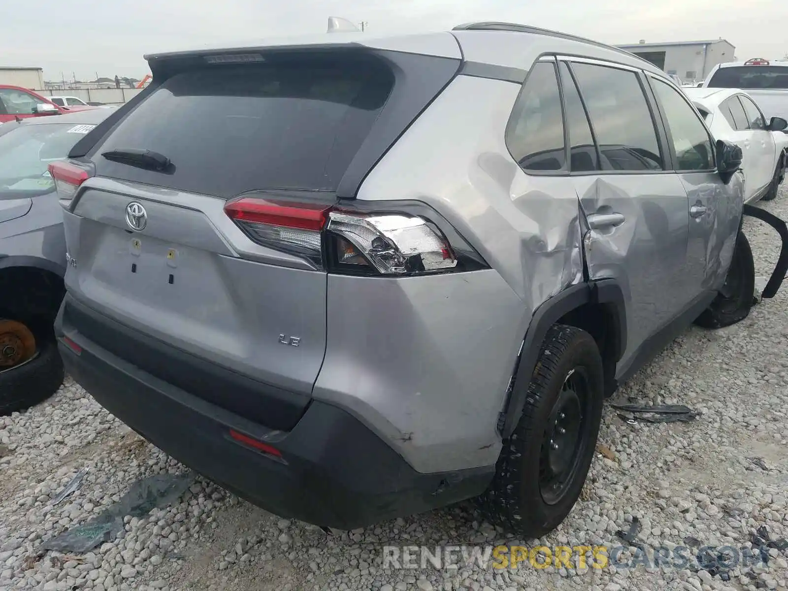 4 Photograph of a damaged car JTMH1RFV1KD008983 TOYOTA RAV4 2019