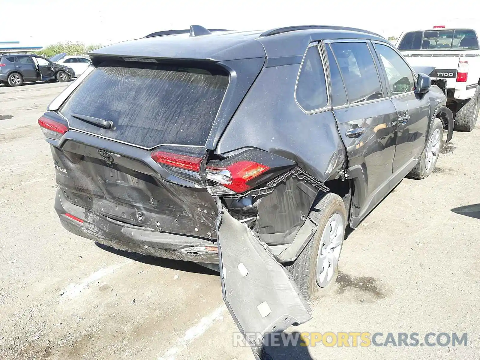 4 Photograph of a damaged car JTMH1RFV1KD038064 TOYOTA RAV4 2019