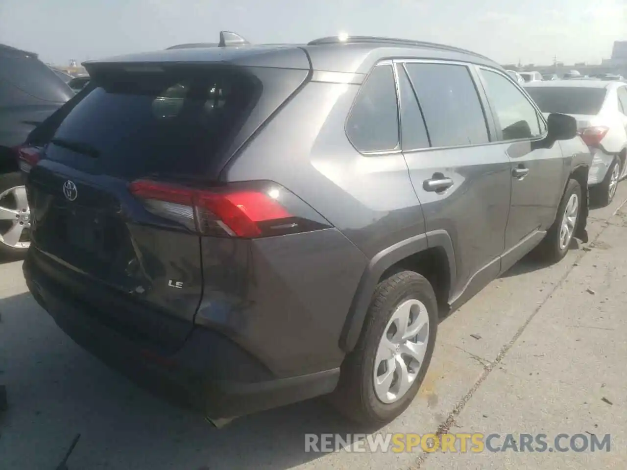 4 Photograph of a damaged car JTMH1RFV1KD500123 TOYOTA RAV4 2019