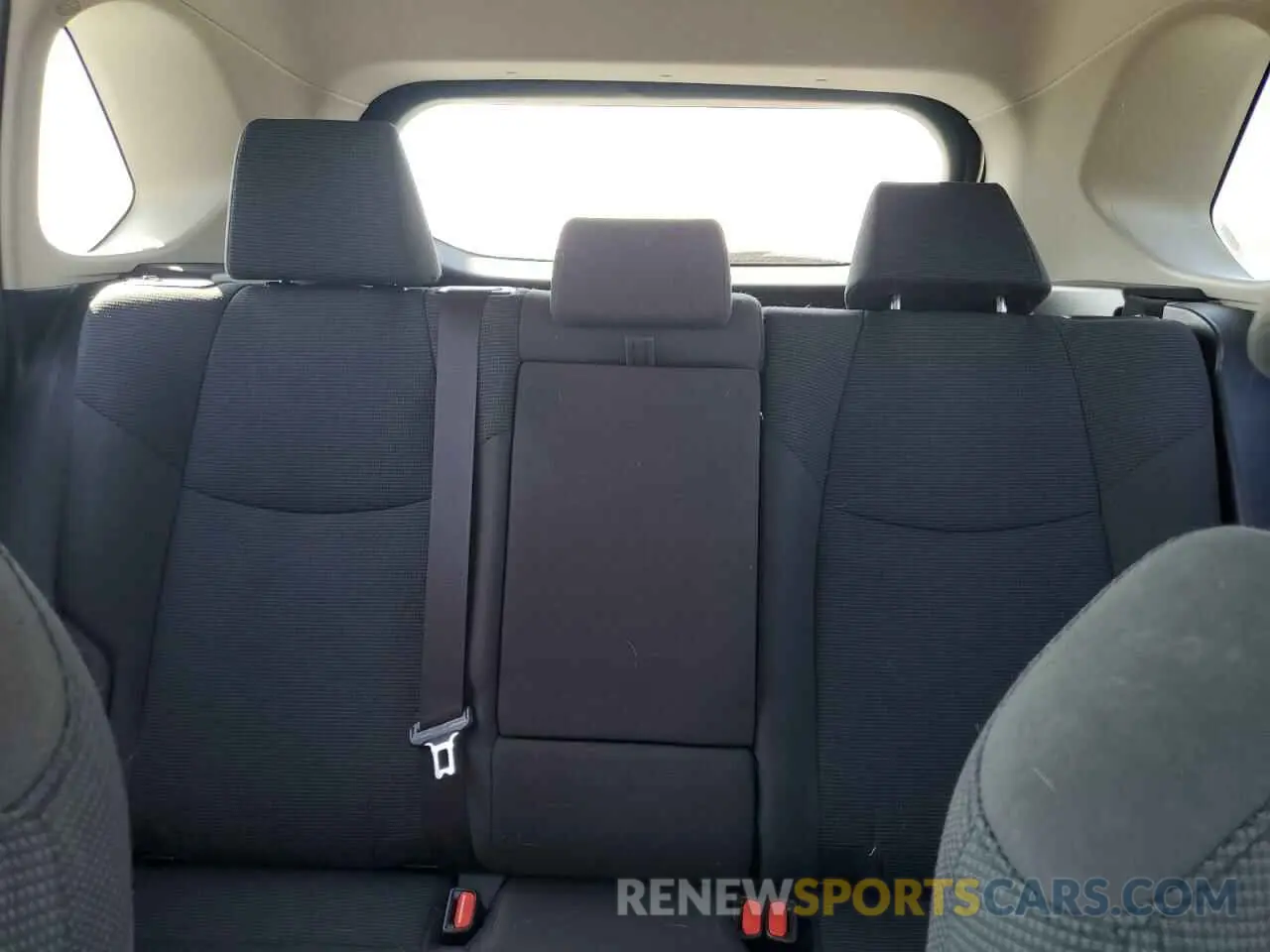 10 Photograph of a damaged car JTMH1RFV1KJ001839 TOYOTA RAV4 2019