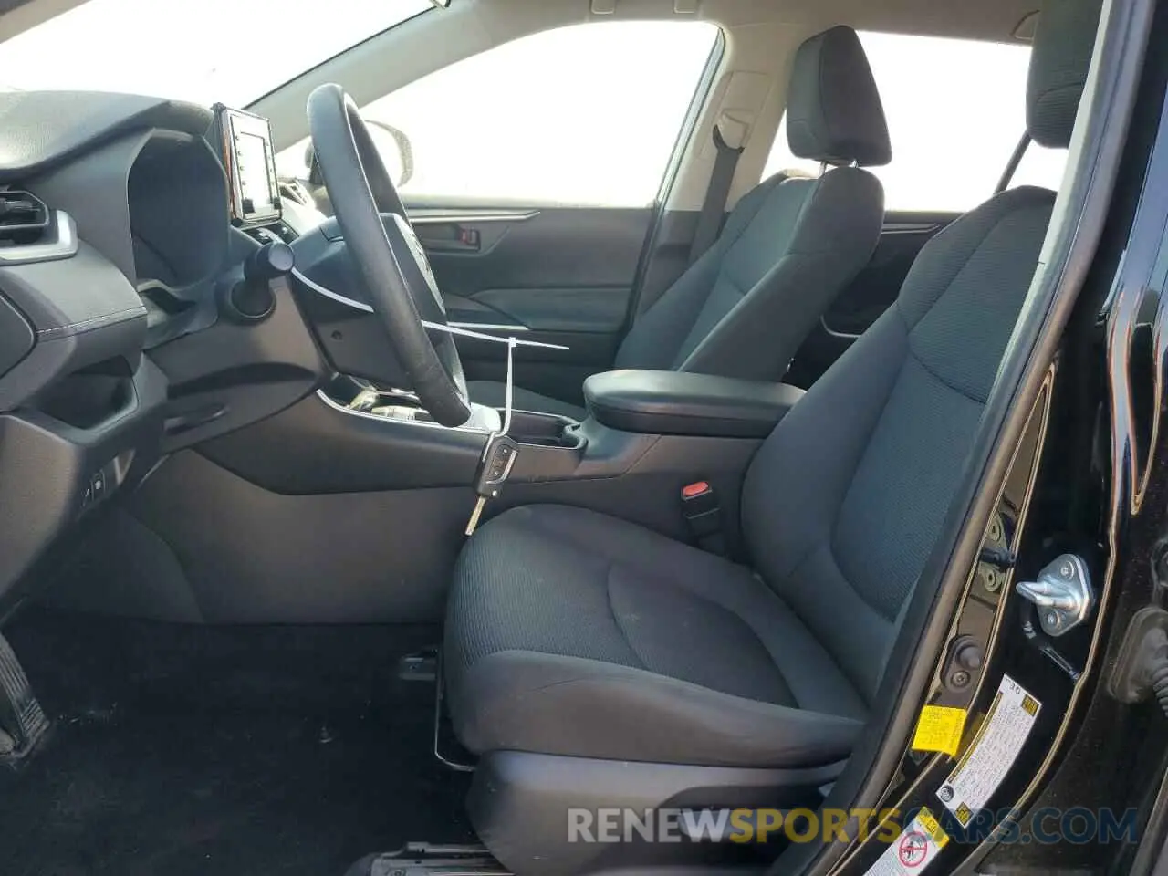 7 Photograph of a damaged car JTMH1RFV1KJ001839 TOYOTA RAV4 2019