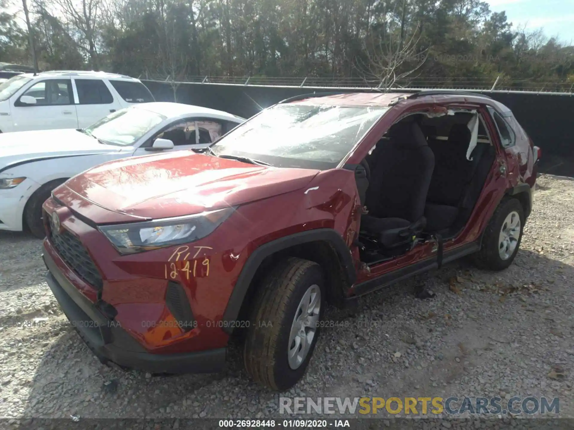 2 Photograph of a damaged car JTMH1RFV1KJ005924 TOYOTA RAV4 2019