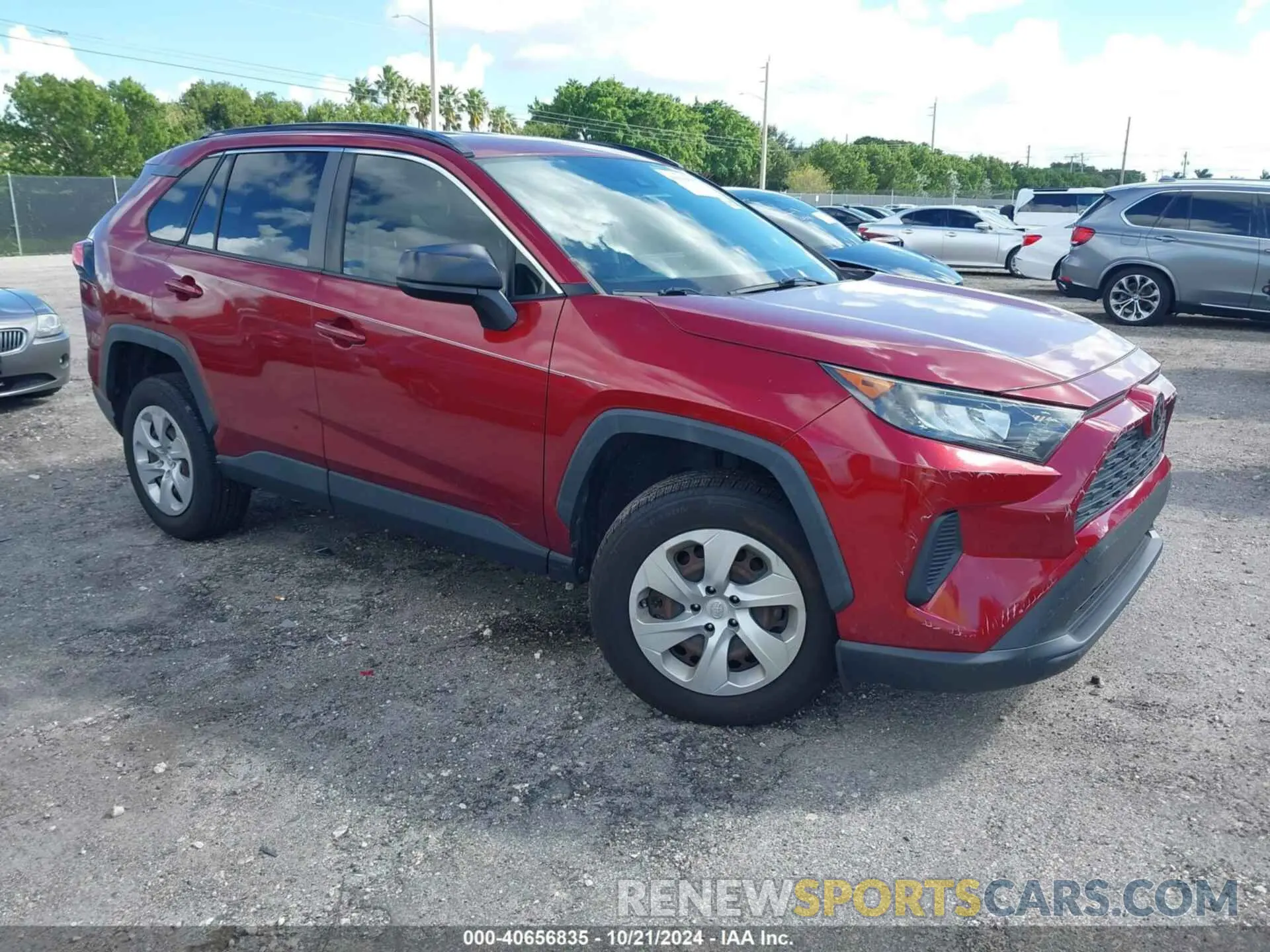 1 Photograph of a damaged car JTMH1RFV1KJ008788 TOYOTA RAV4 2019