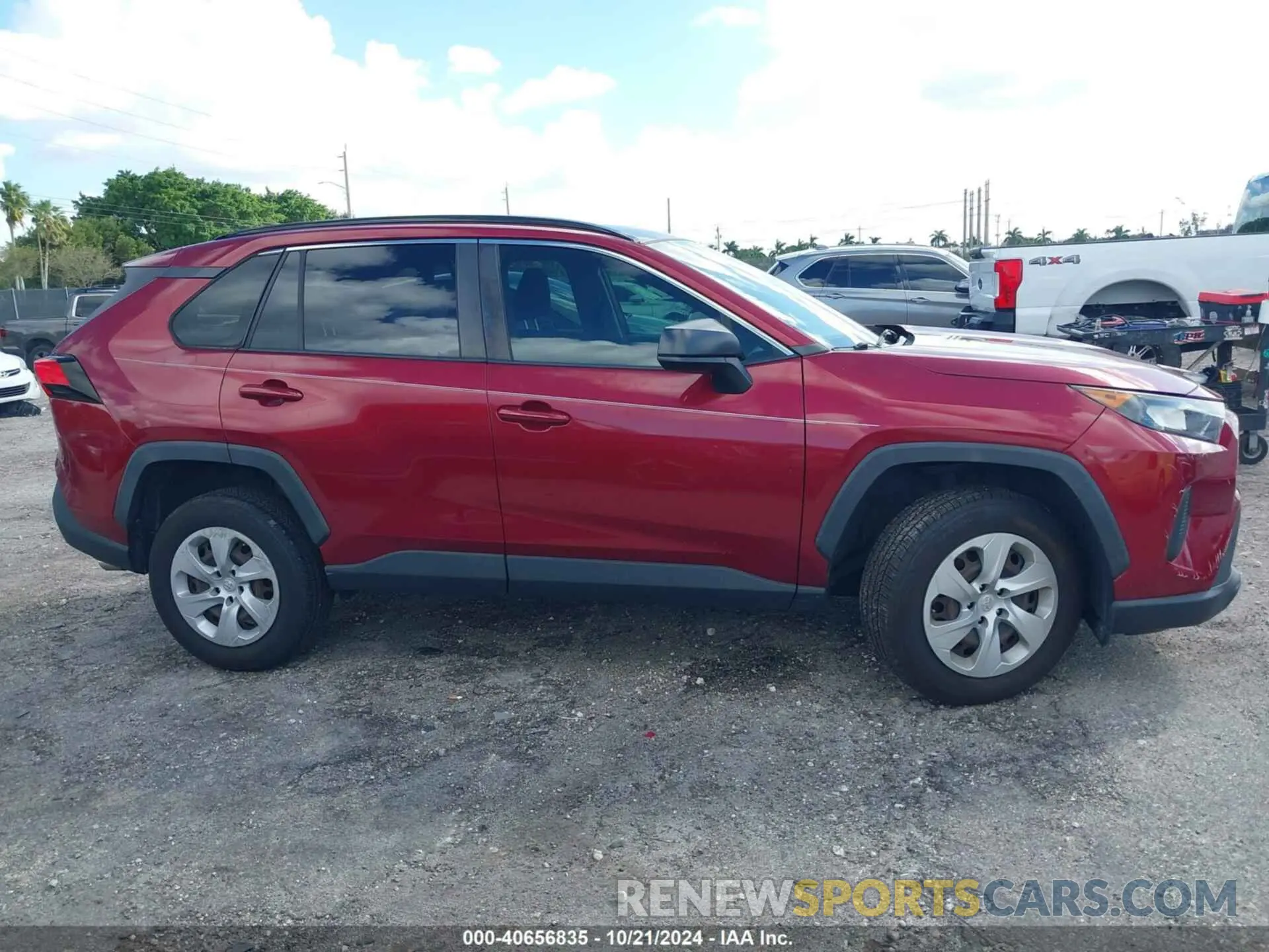 13 Photograph of a damaged car JTMH1RFV1KJ008788 TOYOTA RAV4 2019