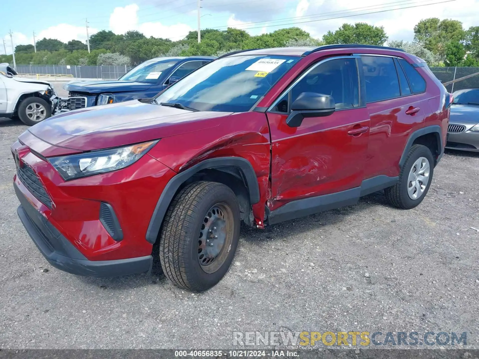 2 Photograph of a damaged car JTMH1RFV1KJ008788 TOYOTA RAV4 2019