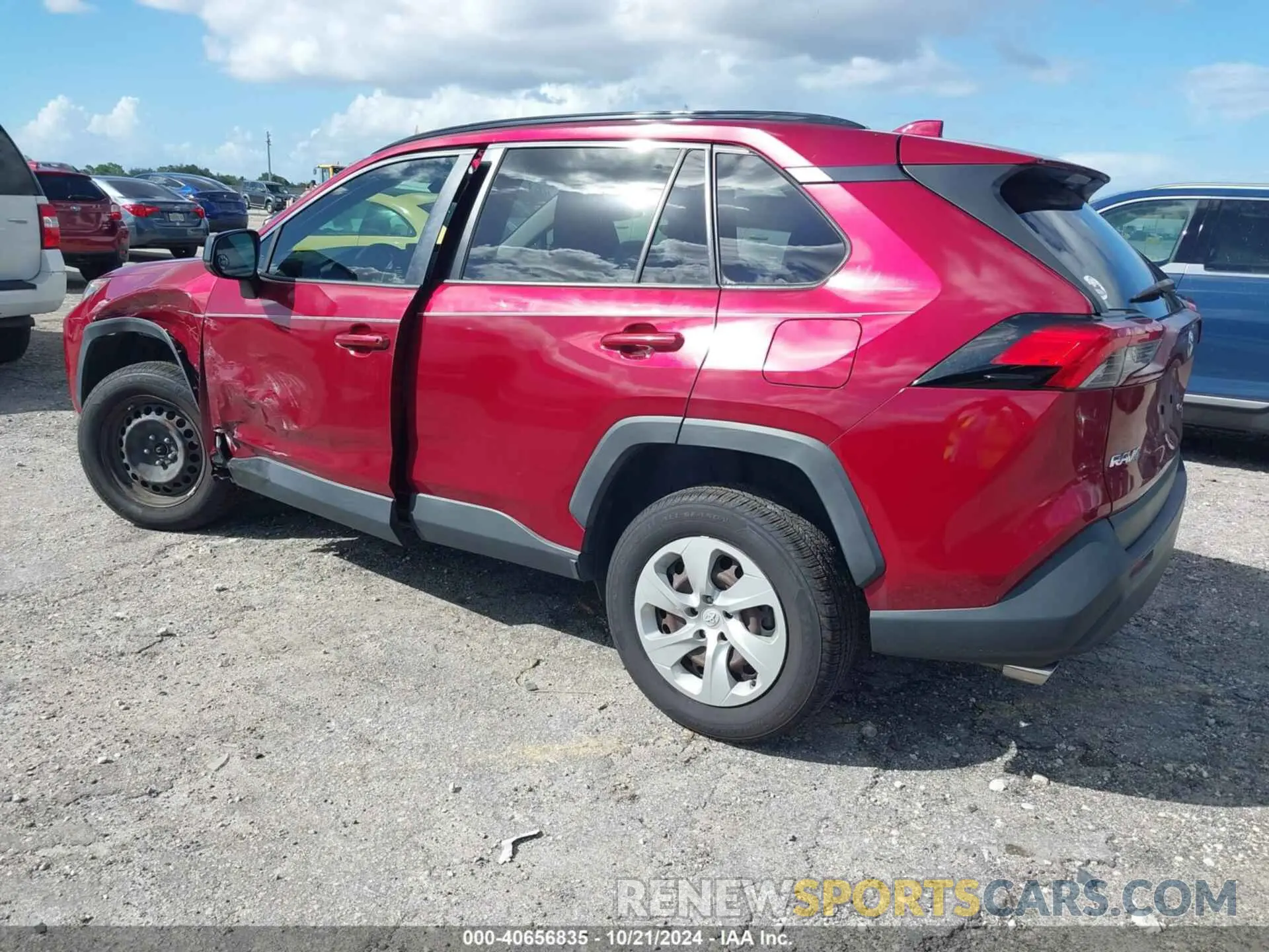 3 Photograph of a damaged car JTMH1RFV1KJ008788 TOYOTA RAV4 2019