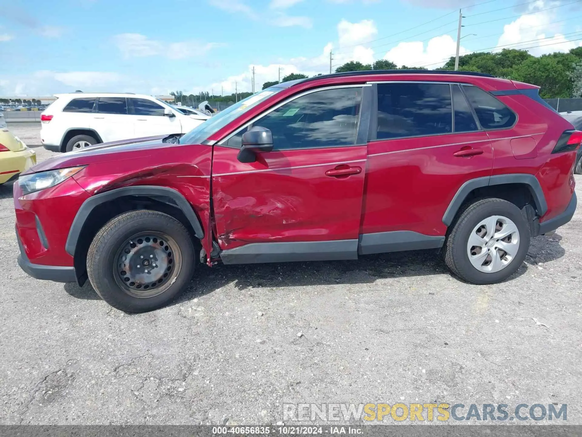 6 Photograph of a damaged car JTMH1RFV1KJ008788 TOYOTA RAV4 2019