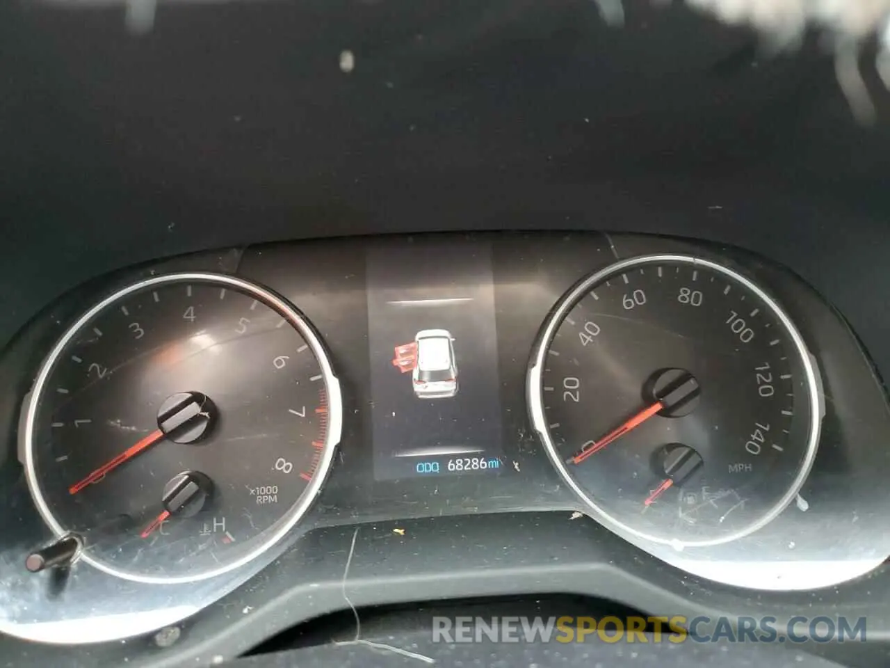 9 Photograph of a damaged car JTMH1RFV1KJ012999 TOYOTA RAV4 2019